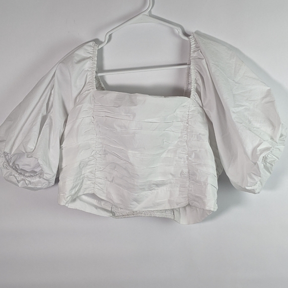 Forever 21 Tops - Forever21+ white crop top bubble sleeves